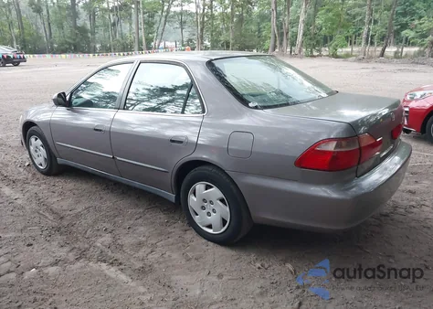 2000 Honda Accord 3.0 Lx из США, поврежденный, VIN 1HGCG1641YA002811